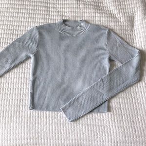 Brandy Melville Mock-neck cropped sweater